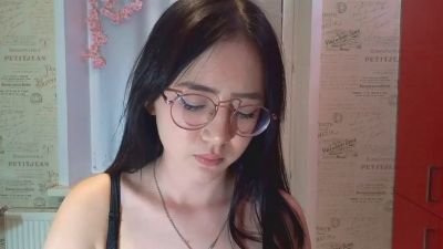 NubiaWininger live cam on Cam4