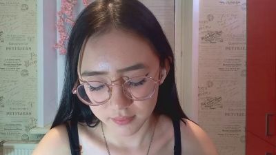 NubiaWininger live cam on Cam4