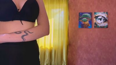 NubiaWininger live cam on Cam4