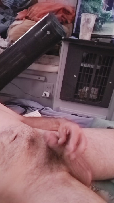 Nudehiking93 live cam on Cam4