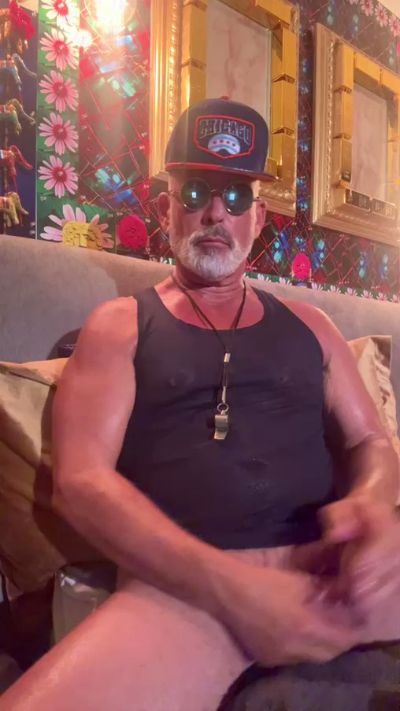 NudistDaddyUSA live cam on Cam4