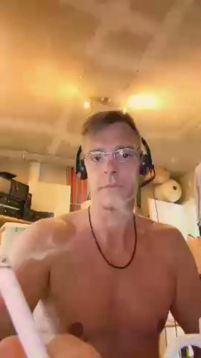 Nudist_Publ live cam on Cam4