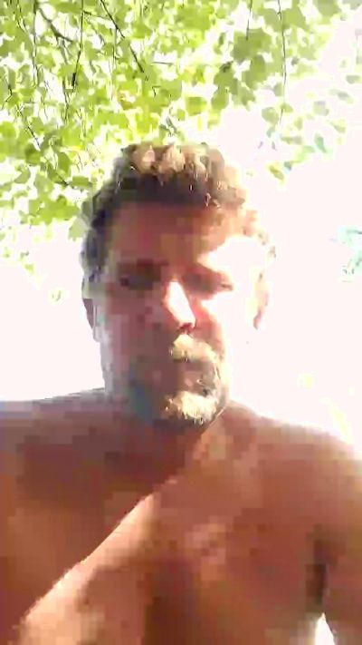 Nudista1984 live cam on Cam4