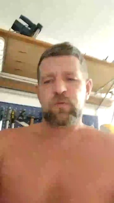 Nudista1984 live cam on Cam4