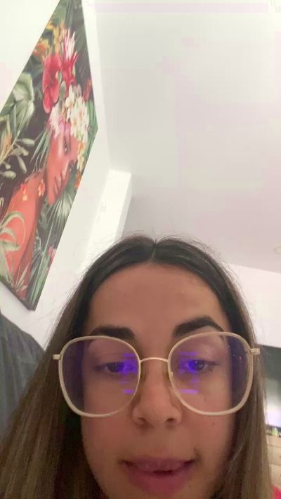Nuria92 live cam on Cam4
