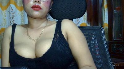 NusratMimi live cam on Cam4