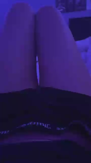 Nutonmybutt live cam on Cam4