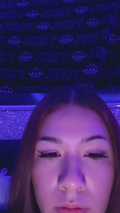 Nutonmybutt live cam on Cam4