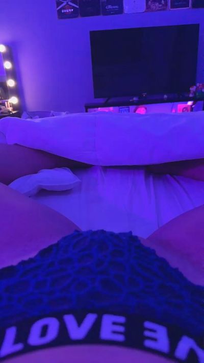 Nutonmybutt live cam on Cam4