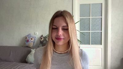 NydiaYauck live cam on Cam4