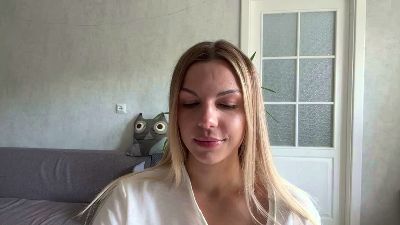 NydiaYauck live cam on Cam4