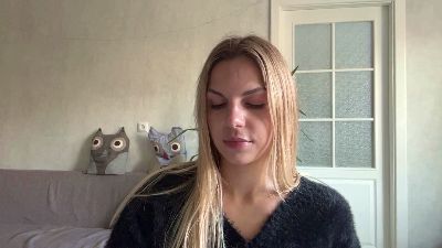 NydiaYauck live cam on Cam4
