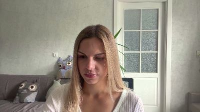 NydiaYauck live cam on Cam4