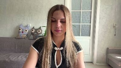 NydiaYauck live cam on Cam4
