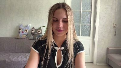 NydiaYauck live cam on Cam4