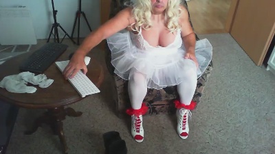 NyloniaDWT live cam on Cam4
