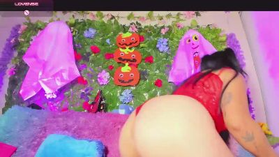 Nyra_Queen live cam on Cam4