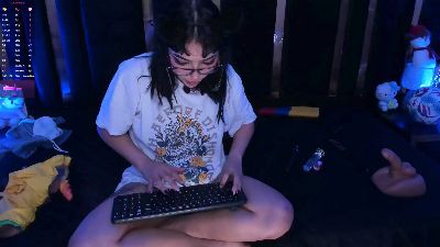 Nyveth live cam on Cam4