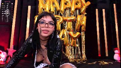 Nyveth live cam on Cam4