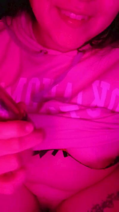 Nyx_Blaze39 live cam on Cam4