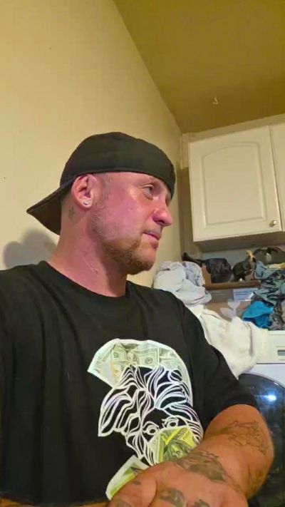 OGTattedRhino69 live cam on Cam4