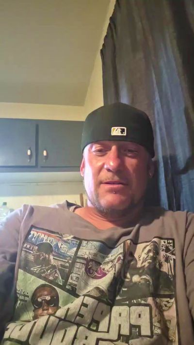OGTattedRhino69 live cam on Cam4