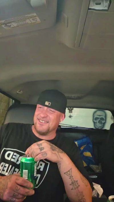 OGTattedRhino69 live cam on Cam4