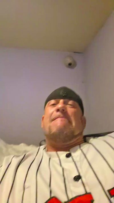 OGTattedRhino69 live cam on Cam4