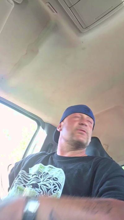 OGTattedRhino69 live cam on Cam4