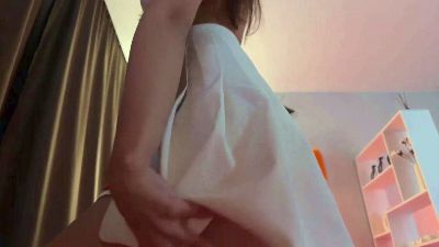 OdessaRiggi live cam on Cam4