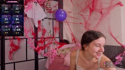 OdetteDredge live cam on Cam4