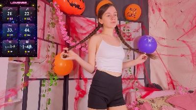 OdetteDredge live cam on Cam4