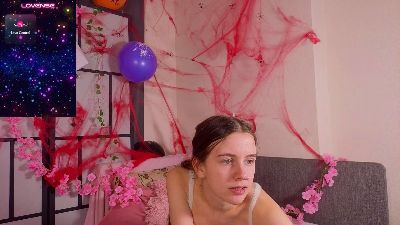 OdetteDredge live cam on Cam4