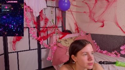 OdetteDredge live cam on Cam4