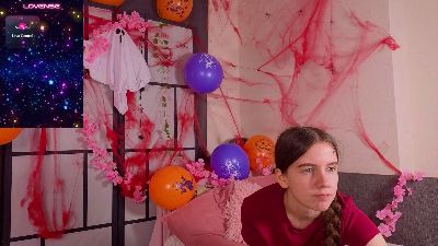 OdetteDredge live cam on Cam4