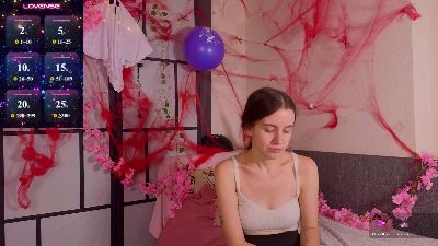 OdetteDredge live cam on Cam4