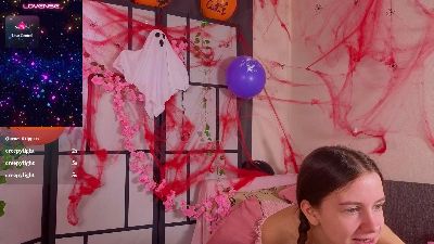 OdetteDredge live cam on Cam4