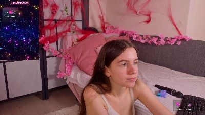OdetteDredge live cam on Cam4