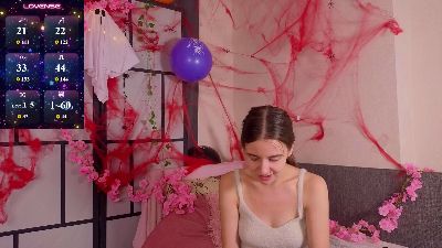 OdetteDredge live cam on Cam4