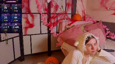 OdetteDredge live cam on Cam4