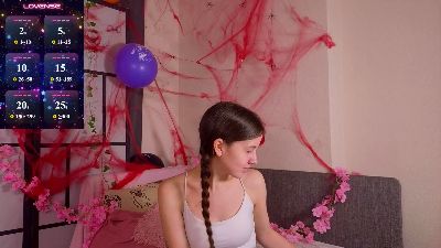 OdetteDredge live cam on Cam4