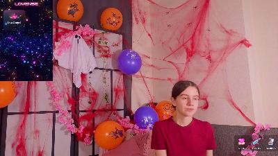 OdetteDredge live cam on Cam4