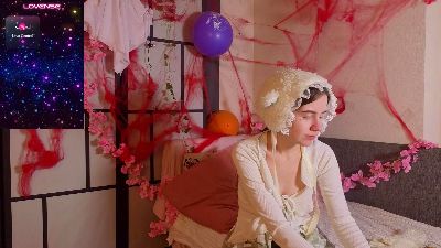 OdetteDredge live cam on Cam4