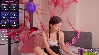 OdetteDredge live cam on Cam4