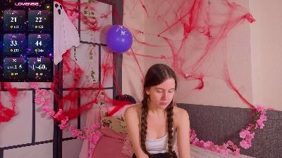 OdetteDredge live cam on Cam4