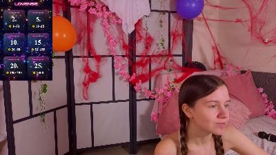 OdetteDredge live cam on Cam4