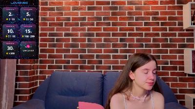 OdetteDredge live cam on Cam4