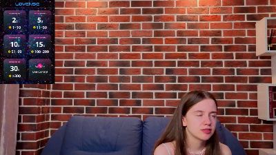 OdetteDredge live cam on Cam4