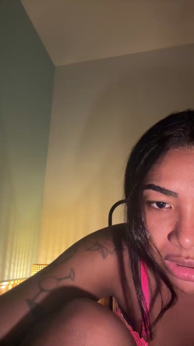 Ofcmamy live cam on Cam4