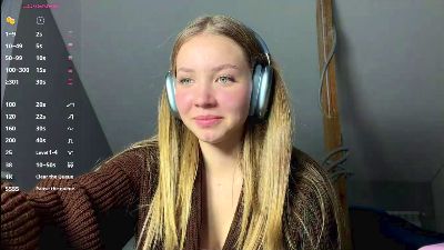 OfeliaCompton live cam on Cam4
